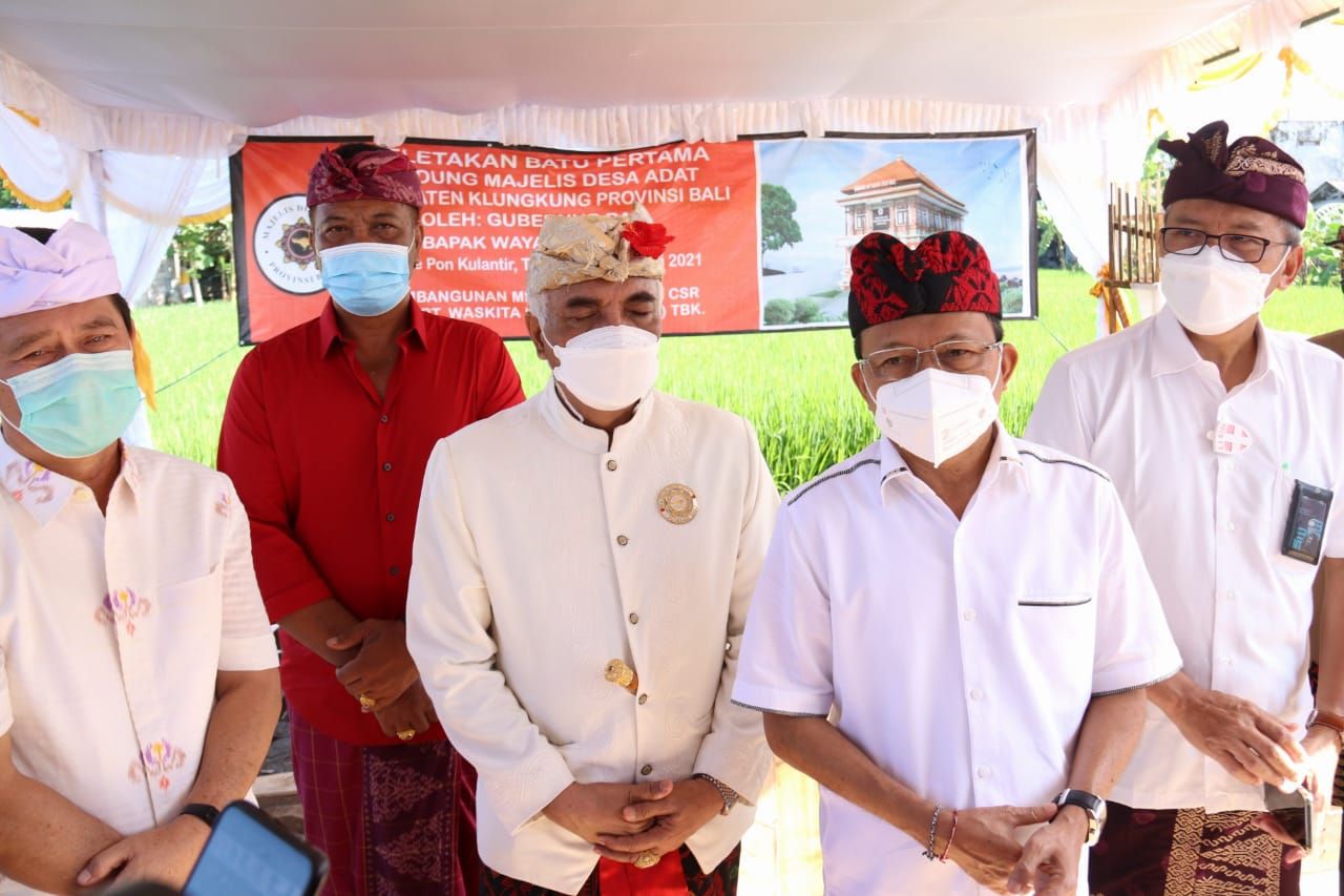podiumnews.com-Gubernur Bali Meletakan Batu Pertama Pembangunan Gedung MDA Klungkung